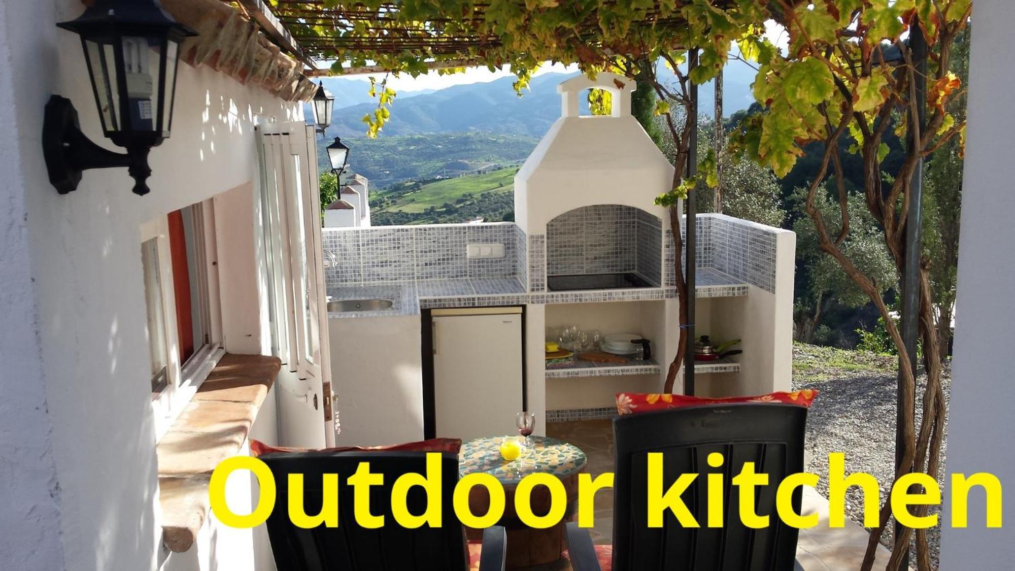 Tiny House 12M2 In Holiday Park With 55 M2 Pool Tolox Exteriér fotografie